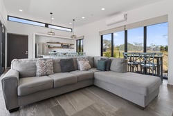 House with pool sea view 400 m from the beach