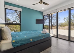 House with pool sea view 400 m from the beach
